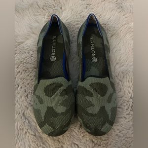 NEW, never worn, ROTHY’S camo loafer flats. kids SIZE 3
